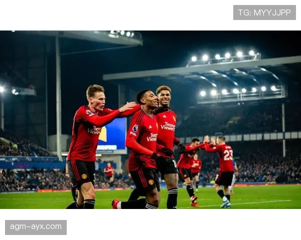 滕哈赫战术革新显成效，强强对话中率队重拾竞争力